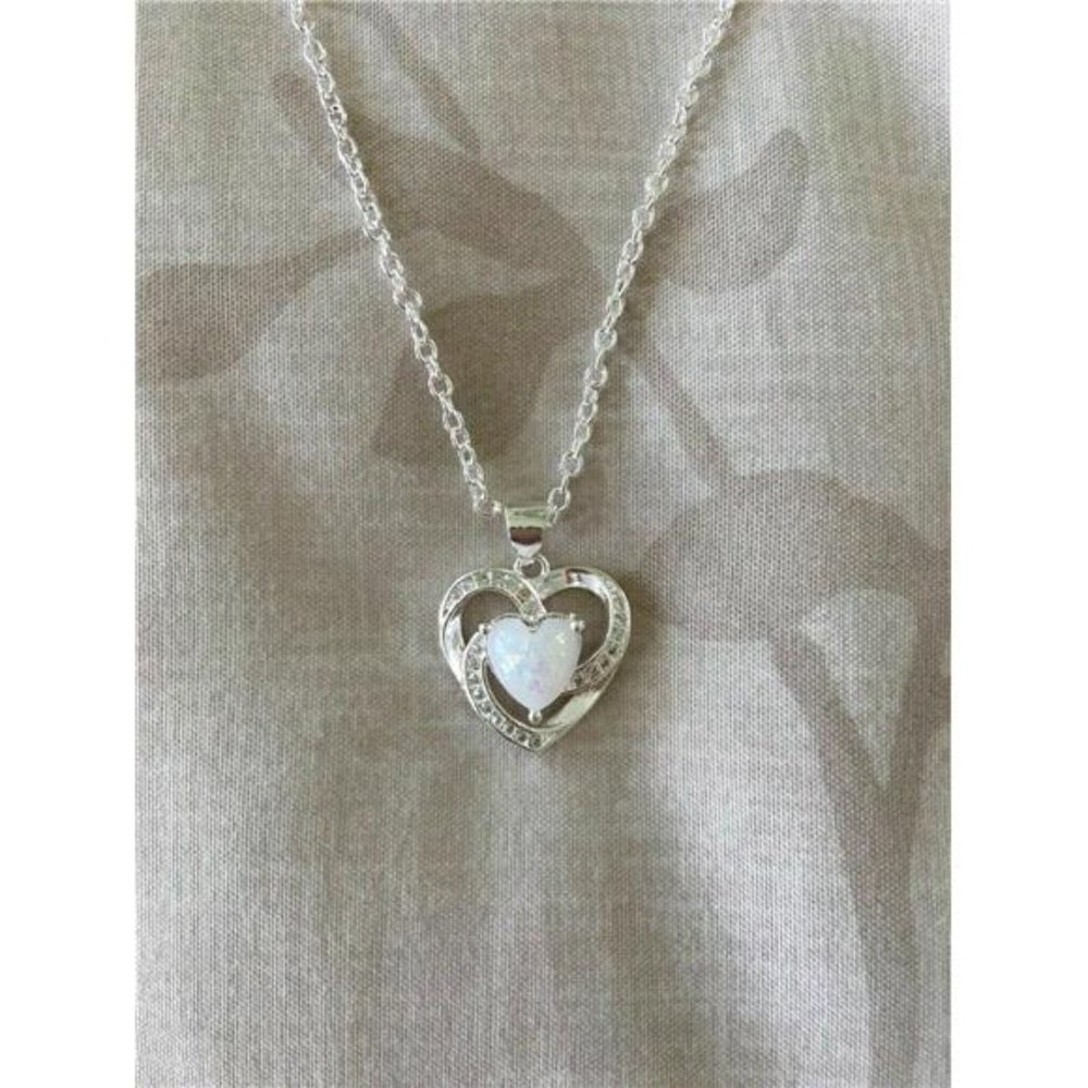 Women Opal Heart Pendant Necklace 18”